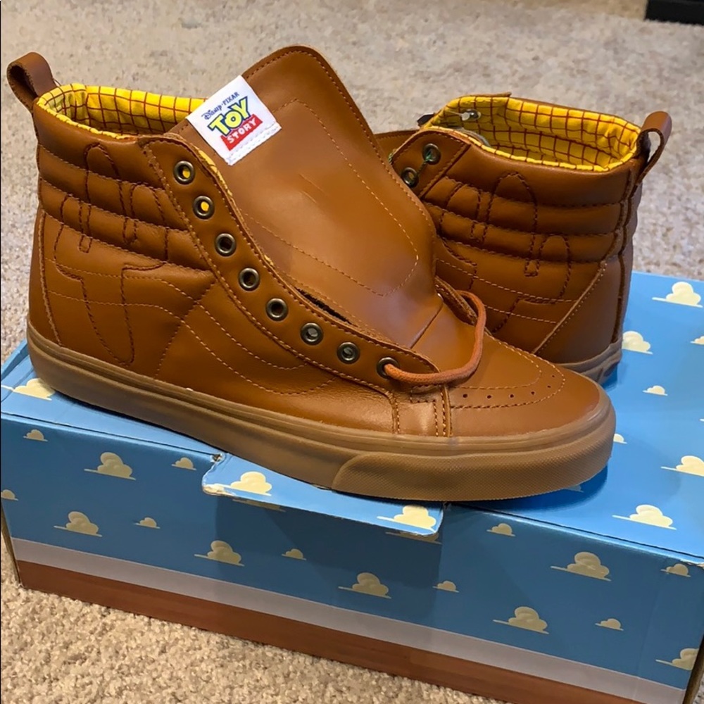 Toy Story (Woody) Sk8-Hi Reissue Vans Size 10.5